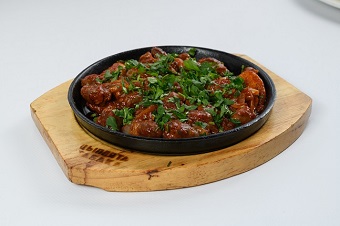 Куриные сердечки жареные с луком